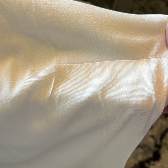 TORRID WHITE SHORT SLEEVE CASUAL TUNIC - Picture 6 of 8